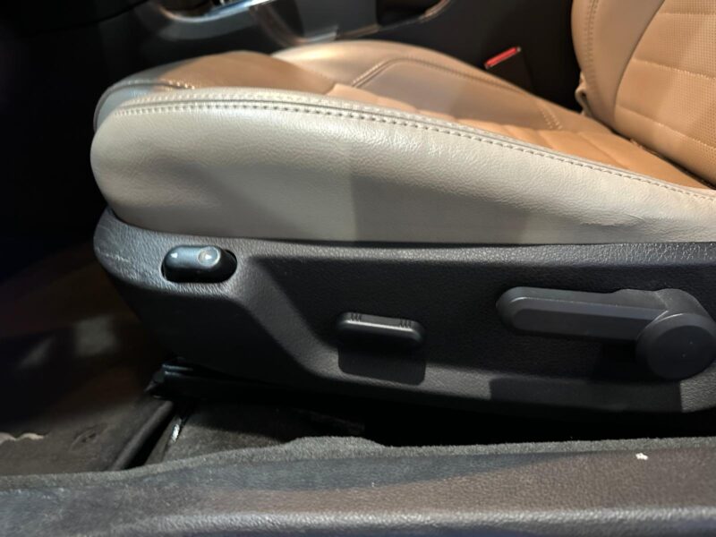 3.7 V6 305cv / Silencieux Borla / Bluetooth / Radar de Recul