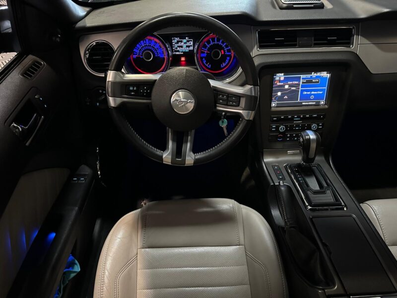 3.7 V6 305cv / Silencieux Borla / Bluetooth / Radar de Recul