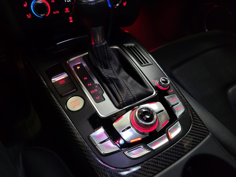 AUDI RS4 AVANT V8 4.2L 450CH QUATTRO SUIVI COMPLET AUDI / LIGNE MILLTEK+FREINS CERAMIQUE+VOLANT CARB