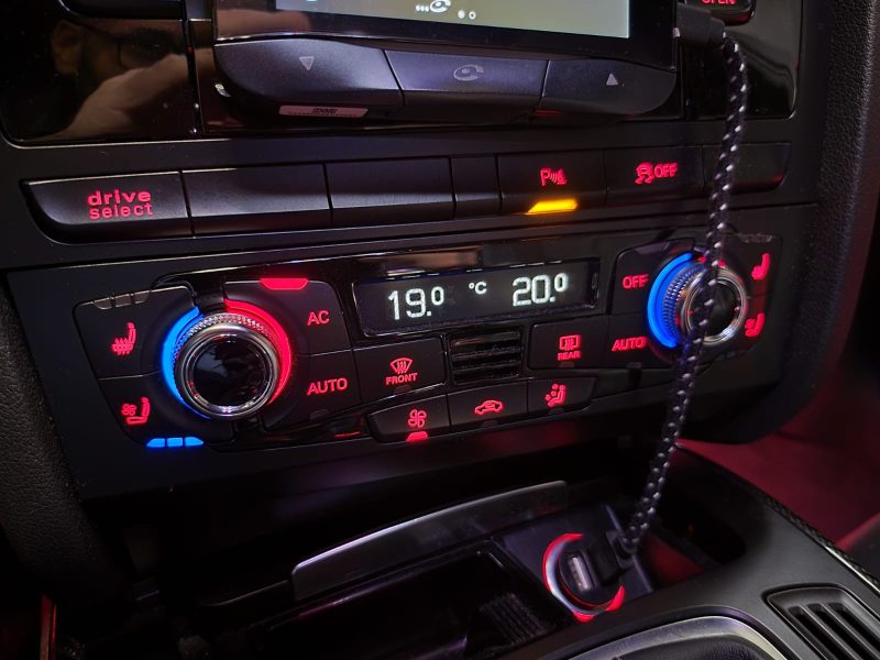 AUDI RS4 AVANT V8 4.2L 450CH QUATTRO SUIVI COMPLET AUDI / LIGNE MILLTEK+FREINS CERAMIQUE+VOLANT CARB