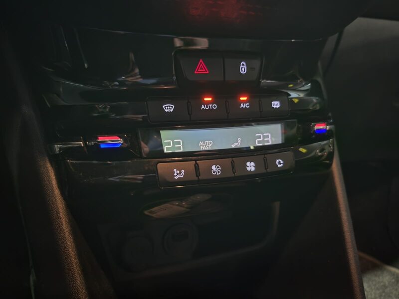 PEUGEOT 2008 1.2 PureTech 82cv STYLE 2018 / AIDE AU PARKING+BLUETOOTH+REGULATEUR/