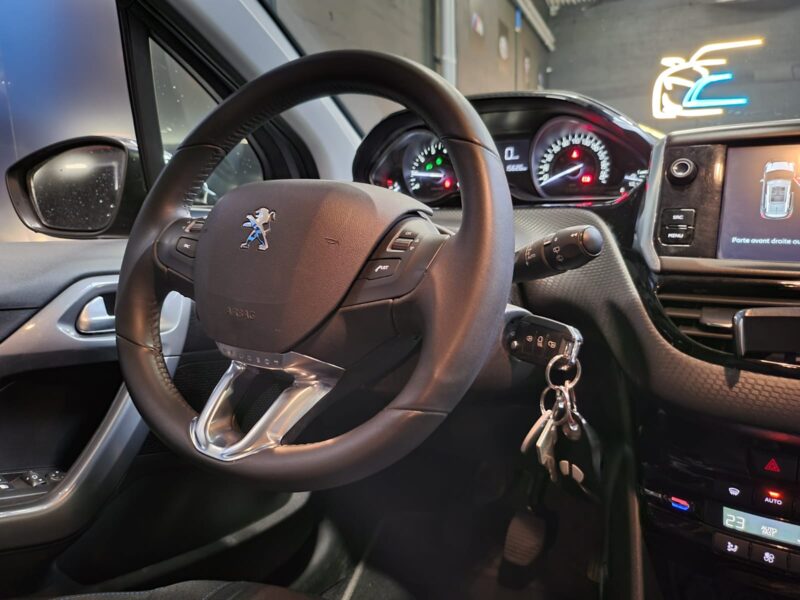 PEUGEOT 2008 1.2 PureTech 82cv STYLE 2018 / AIDE AU PARKING+BLUETOOTH+REGULATEUR/