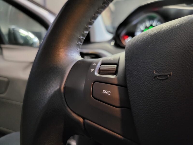 PEUGEOT 2008 1.2 PureTech 82cv STYLE 2018 / AIDE AU PARKING+BLUETOOTH+REGULATEUR/