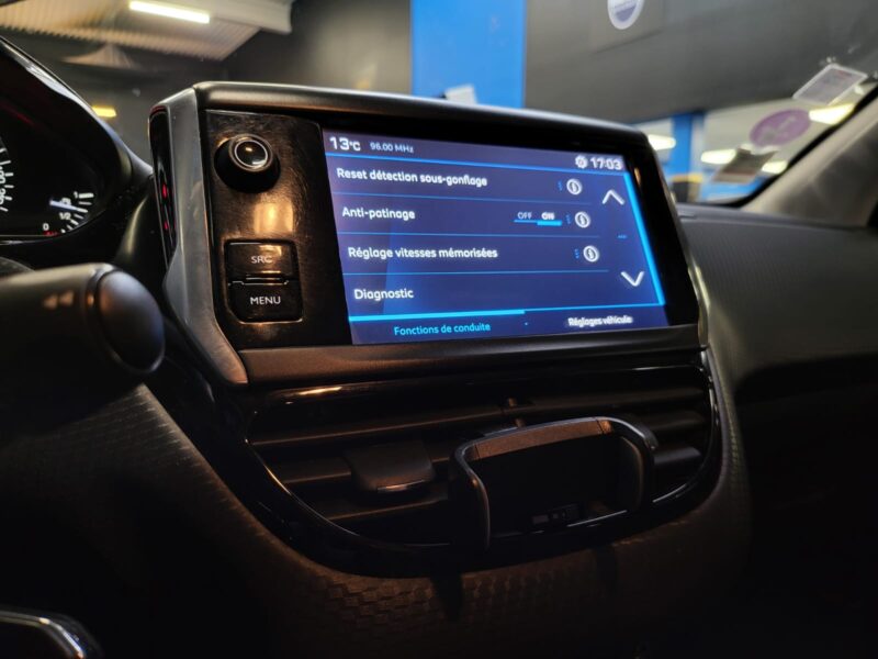 PEUGEOT 2008 1.2 PureTech 82cv STYLE 2018 / AIDE AU PARKING+BLUETOOTH+REGULATEUR/