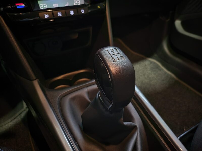 PEUGEOT 2008 1.2 PureTech 82cv STYLE 2018 / AIDE AU PARKING+BLUETOOTH+REGULATEUR/