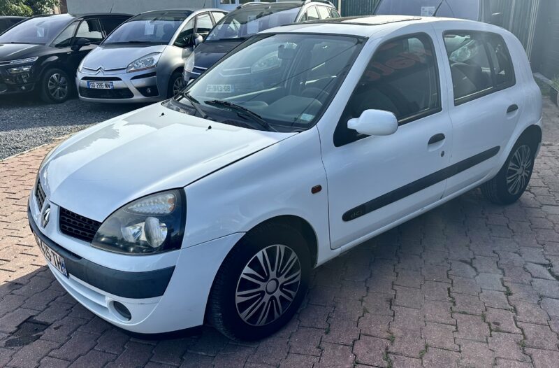 RENAULT CLIO II 2001