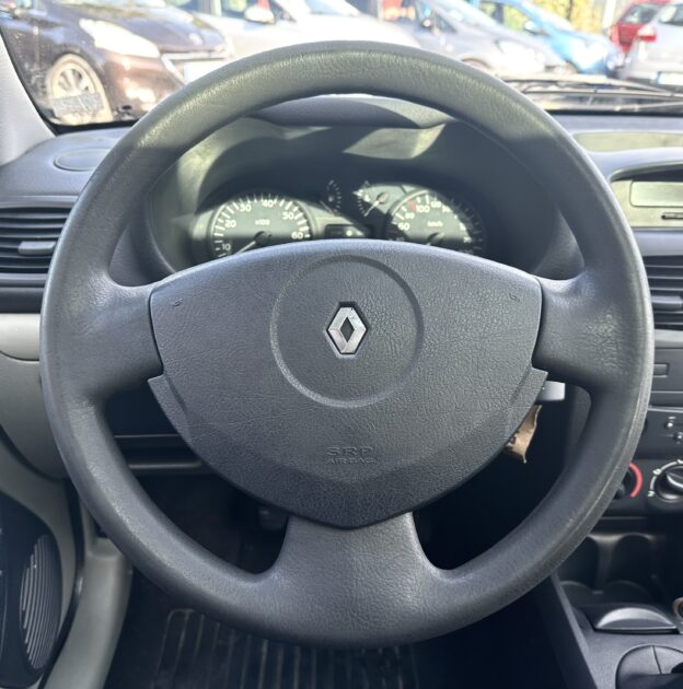 RENAULT CLIO II 2001