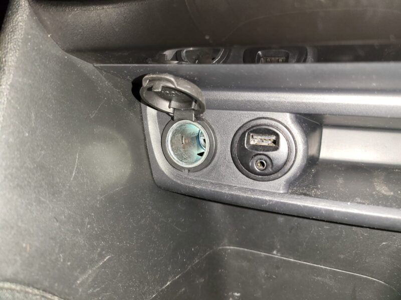 PEUGEOT 208 1.2 PureTech 82cv Allure // SIEGES CHAUFFANT/TOIT PANORAMIQUE/CAMERA DE RECUL