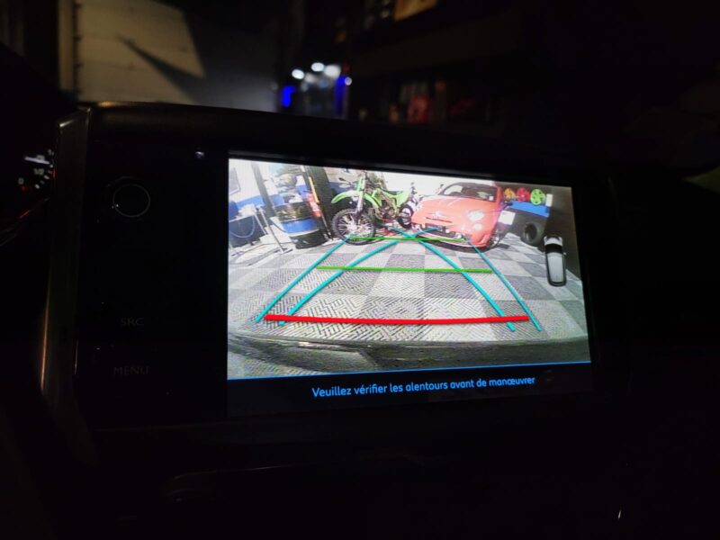 PEUGEOT 208 1.2 PureTech 82cv Allure // SIEGES CHAUFFANT/TOIT PANORAMIQUE/CAMERA DE RECUL