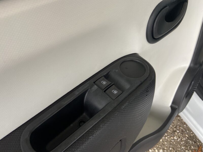 RENAULT TWINGO III 1.0 SCE 70 ZEN