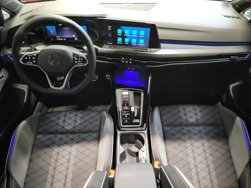 VOLKSWAGEN GOLF VIII 1.5 ETSI 150 CV R-LINE / TOIT OUVRANT / CAMERA / CARPLAY