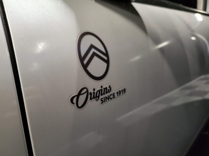 CITROEN C4 CACTUS ORIGIN\'S 1.2 PURETECH 110cv EAT6 CARPLAY / CAMERA / KEYLESS