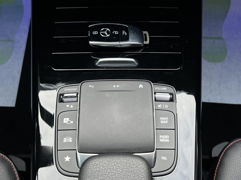 MERCEDES CLA II AMG LINE 250 e HYBRID 218 Cv 1ERE MAIN / TOIT OUVRANT GRAND ECRAN 