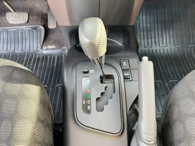 TOYOTA  IQ 1,0 69CH VVT-I AUTOMATIIQUE 2009