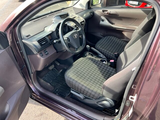 TOYOTA  IQ 1,0 69CH VVT-I AUTOMATIIQUE 2009