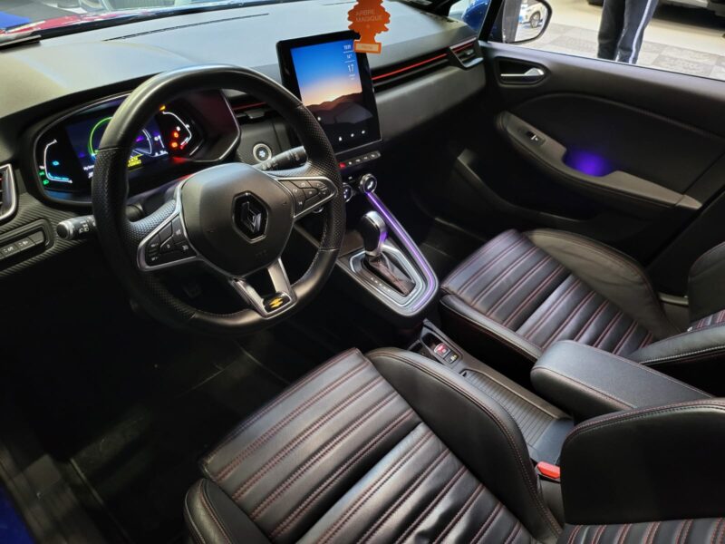 RENAULT CLIO V RS LINE 1.6 E-Tech hybride 140ch / CAMERA 360 / PACK AMBIANCE / BOSE