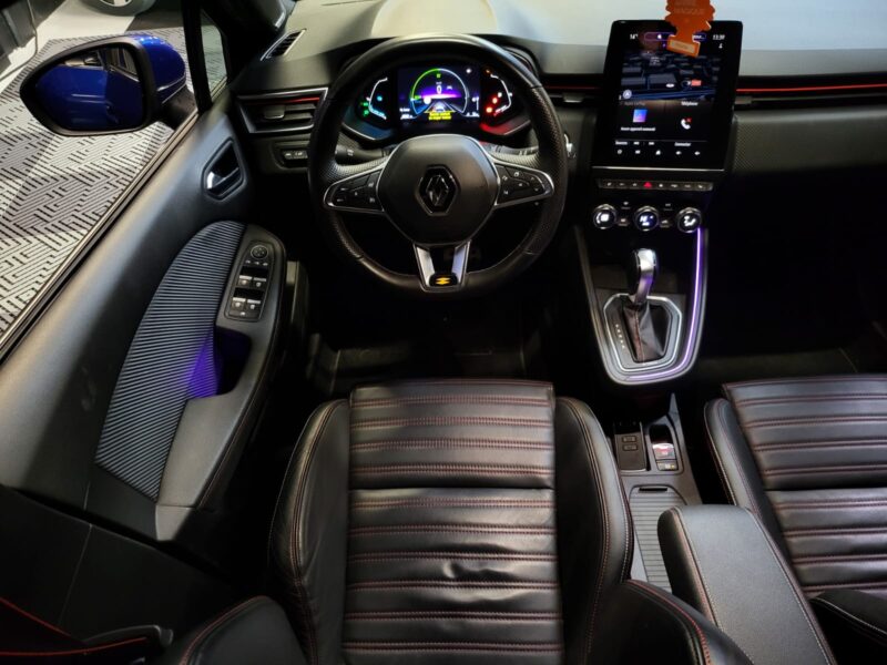 RENAULT CLIO V RS LINE 1.6 E-Tech hybride 140ch / CAMERA 360 / PACK AMBIANCE / BOSE