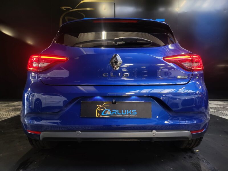 RENAULT CLIO V RS LINE 1.6 E-Tech hybride 140ch / CAMERA 360 / PACK AMBIANCE / BOSE