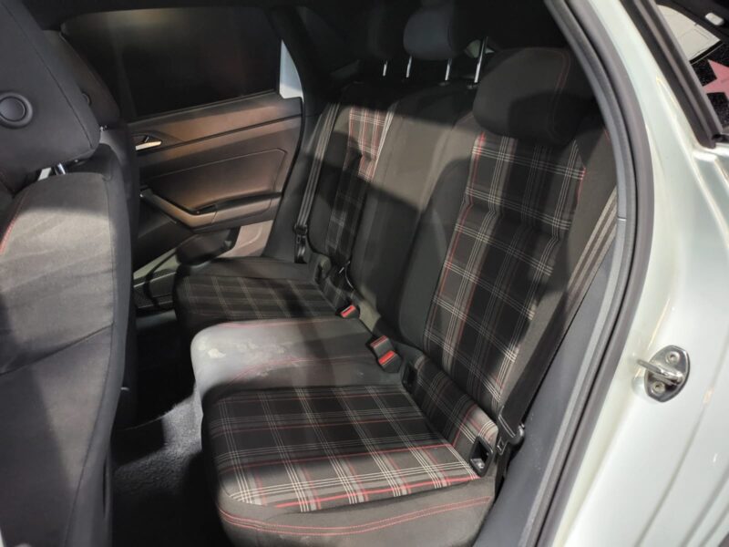 VOLKSWAGEN POLO VI GTI 2.0 TFSI 200cv DSG6 // TOIT OUVRANT/SIEGES CHAUFANTS/CHARGEUR A INDUCTION