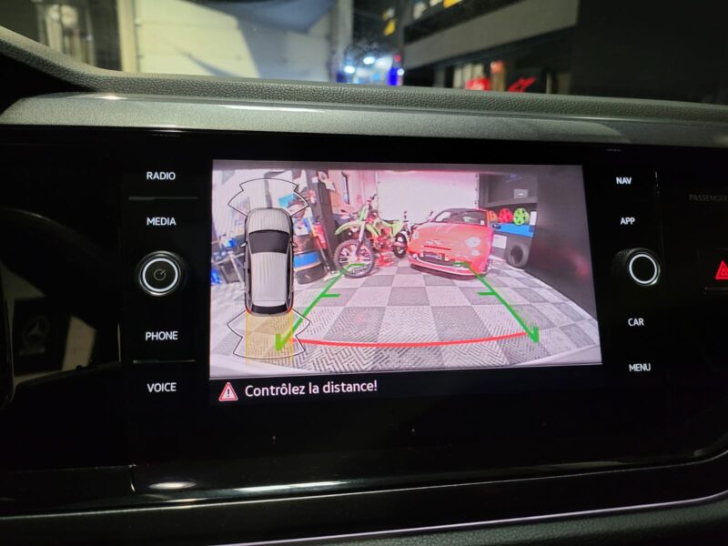 VOLKSWAGEN POLO VI GTI 2.0 TFSI 200cv DSG6 // TOIT OUVRANT/SIEGES CHAUFANTS/CHARGEUR A INDUCTION