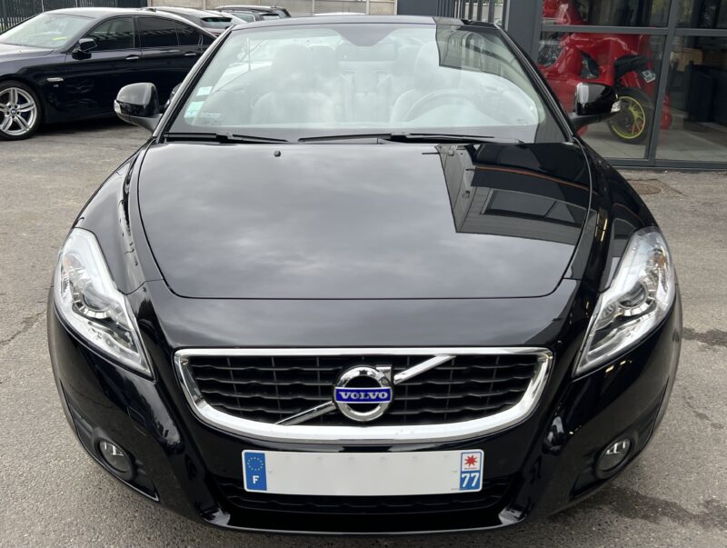 VOLVO C70 II PHASE 2 D3 MOMENTUM 2.0 150 Cv 1ERE MAIN 2.582 Kms REELS / ORIGINE FRANCE - Garantie1an