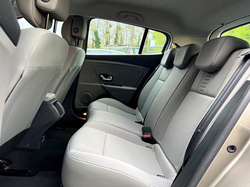 RENAULT MEGANE  III 1.6 BIO ETHANOL 110 Cv 1ERE MAIN / 19 200 Kms REELS ORIGINE FRANCE - GARANTIE 1 