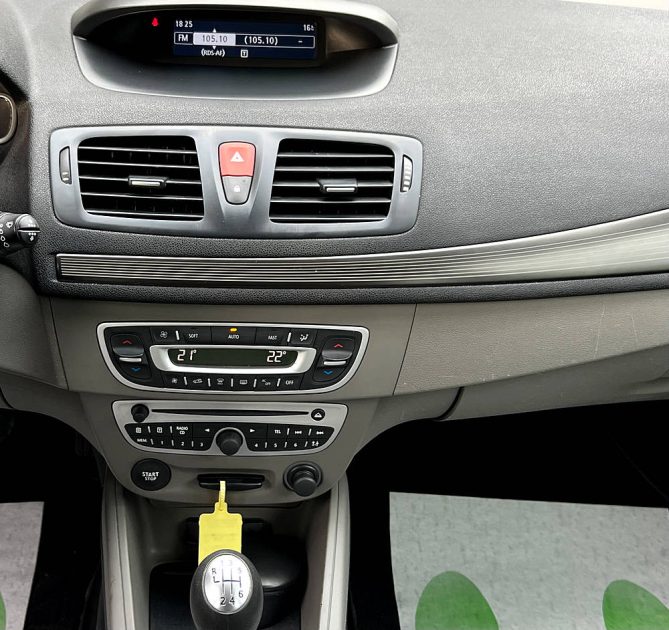 RENAULT MEGANE  III 1.6 BIO ETHANOL 110 Cv 1ERE MAIN / 19 200 Kms REELS ORIGINE FRANCE - GARANTIE 1 