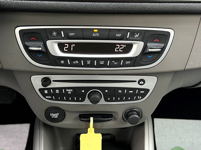 RENAULT MEGANE  III 1.6 BIO ETHANOL 110 Cv 1ERE MAIN / 19 200 Kms REELS ORIGINE FRANCE - GARANTIE 1 