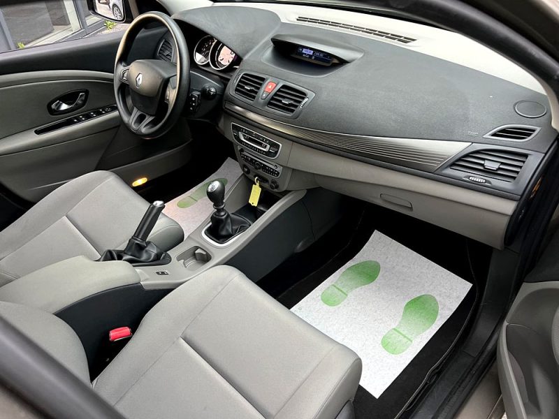 RENAULT MEGANE  III 1.6 BIO ETHANOL 110 Cv 1ERE MAIN / 19 200 Kms REELS ORIGINE FRANCE - GARANTIE 1 