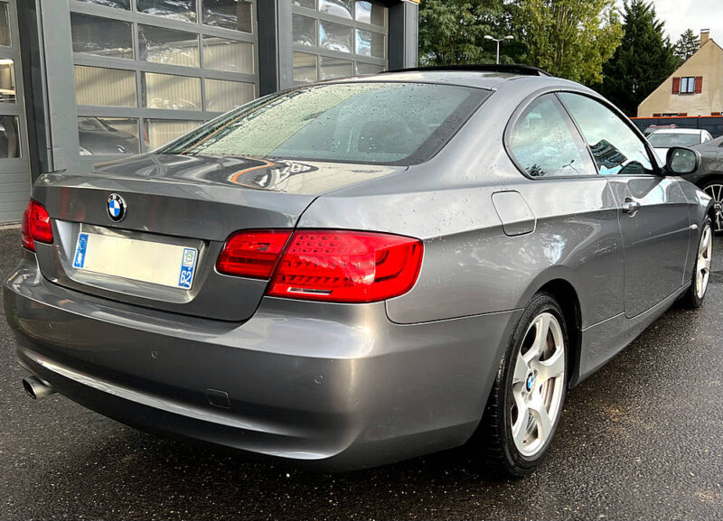 BMW SERIE 3 COUPE E92 PHASE 2 LCI 320i 2.0 163 Cv 57 400 Kms BOITE AUTO TOIT OUVRANT - GARANTIE 1 AN
