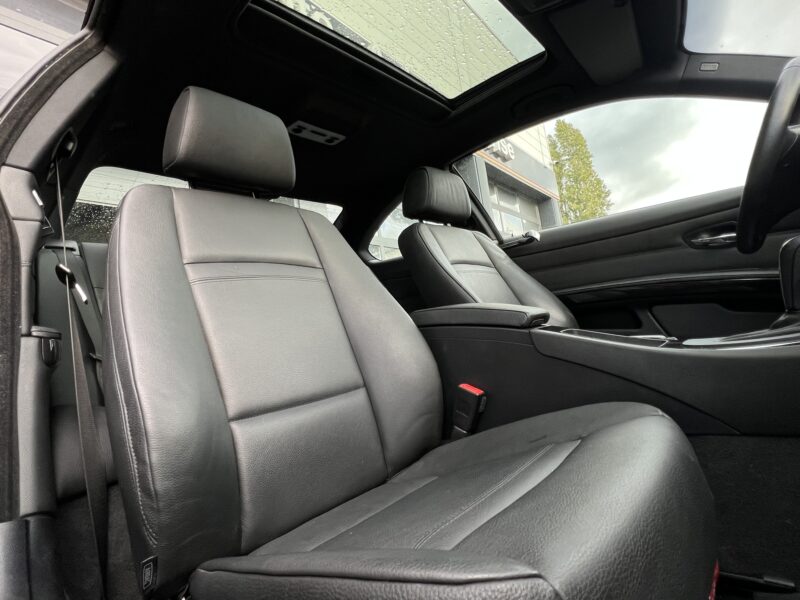 BMW SERIE 3 COUPE E92 PHASE 2 LCI 320i 2.0 163 Cv 57 400 Kms BOITE AUTO TOIT OUVRANT - GARANTIE 1 AN