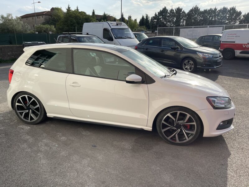 VOLKSWAGEN POLO 2012