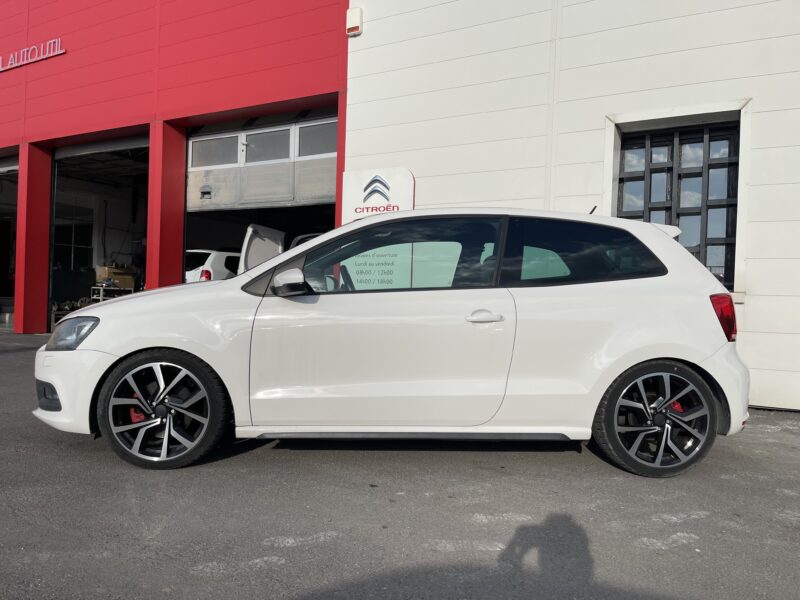 VOLKSWAGEN POLO 2012