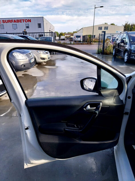 PEUGEOT 208 I 1.2 VTI 82 Active