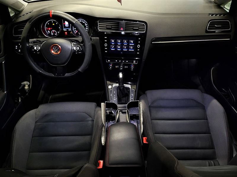 VOLKSWAGEN GOLF VII CARAT 2.0 150 CV DSG7 / CAMERA DE RECUL / CARPLAY / LINE ASSIST