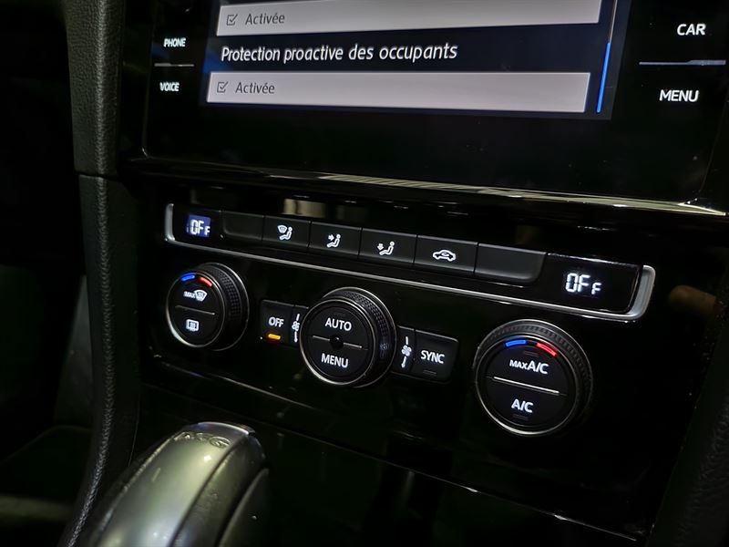 VOLKSWAGEN GOLF VII CARAT 2.0 150 CV DSG7 / CAMERA DE RECUL / CARPLAY / LINE ASSIST