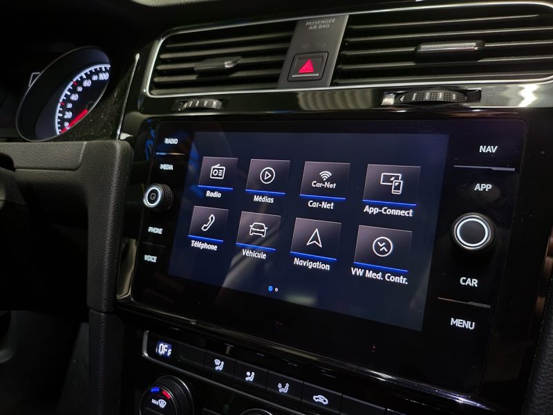 VOLKSWAGEN GOLF VII CARAT 2.0 150 CV DSG7 / CAMERA DE RECUL / CARPLAY / LINE ASSIST