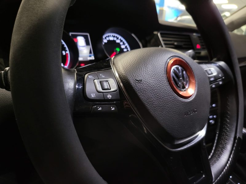 VOLKSWAGEN GOLF VII CARAT 2.0 150 CV DSG7 / CAMERA DE RECUL / CARPLAY / LINE ASSIST