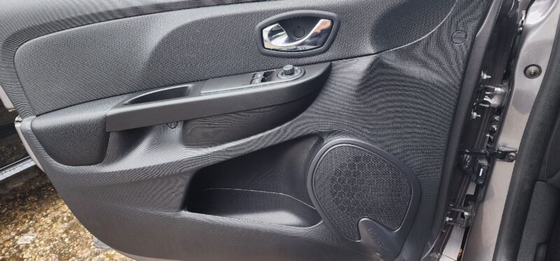 RENAULT CLIO IV 90 ENERGY ECO2 LIMITED