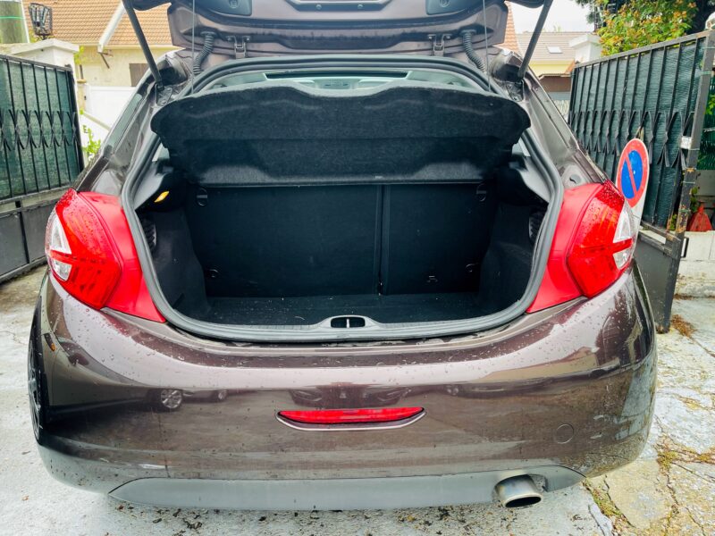 PEUGEOT 208 I 2012