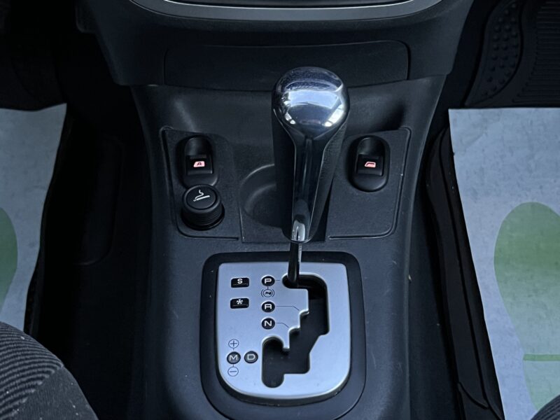 CITROEN C3 EXCLUSIVE 1.6 110 Cv BOITE AUTOMATIQUE / CLIMATISATION BLUETOOTH 5 PORTES - GARANTIE 1 AN