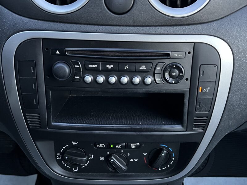 CITROEN C3 EXCLUSIVE 1.6 110 Cv BOITE AUTOMATIQUE / CLIMATISATION BLUETOOTH 5 PORTES - GARANTIE 1 AN