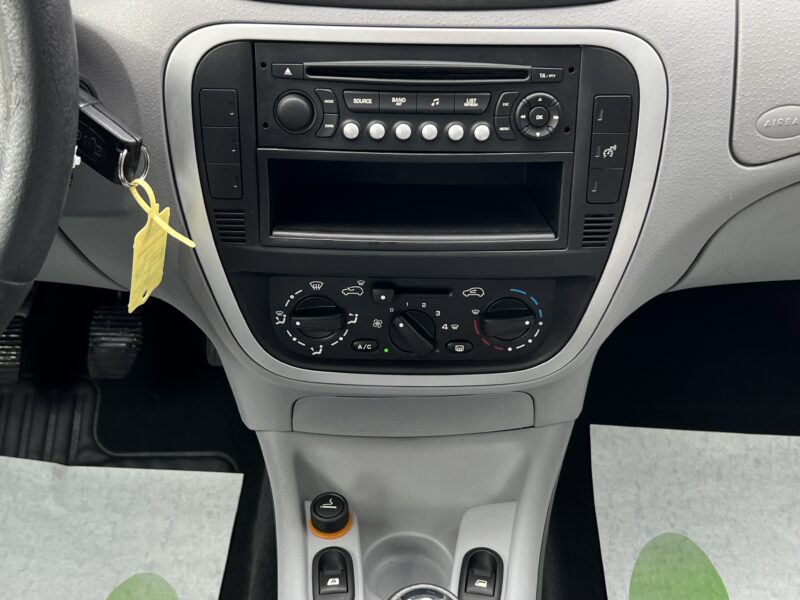 CITROEN C3 EXCLUSIVE 1.4 75 Cv 1ERE MAIN / CLIMATISATION KIT BLUETOOTH 5 PORTES - GARANTIE 1 AN