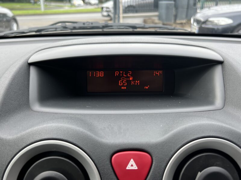 CITROEN C3 EXCLUSIVE 1.4 75 Cv 1ERE MAIN / CLIMATISATION KIT BLUETOOTH 5 PORTES - GARANTIE 1 AN