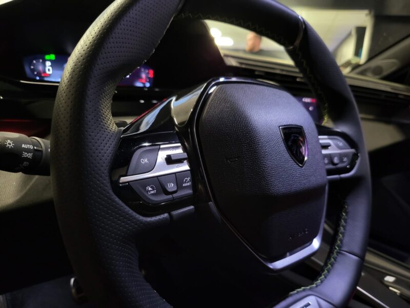 PEUGEOT 308 SW BREAK III 1.2 PureTech 130cv GT PACK 1ER MAIN TOIT OUVRANT / SIEGES ELECT A MEMOIRE