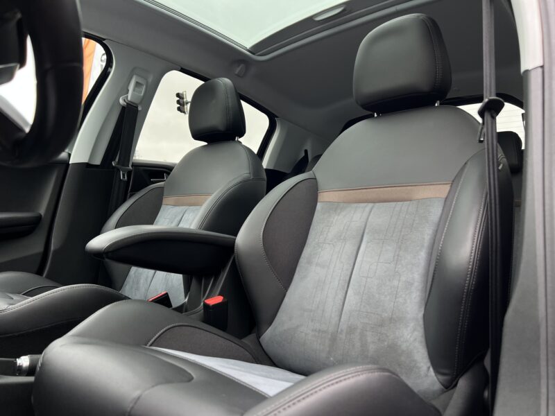 PEUGEOT 208 PHASE 2 FELINE 1.6 110 Cv BOITE AUTO GPS CARPLAY TOIT PANO / 28 080 Kms - Garantie1an