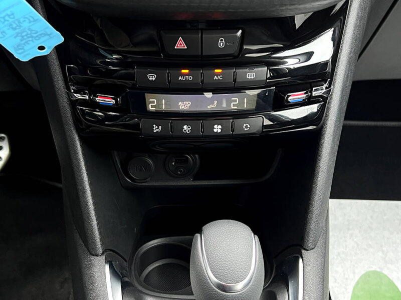 PEUGEOT 208 PHASE 2 FELINE 1.6 110 Cv BOITE AUTO GPS CARPLAY TOIT PANO / 28 080 Kms - Garantie1an