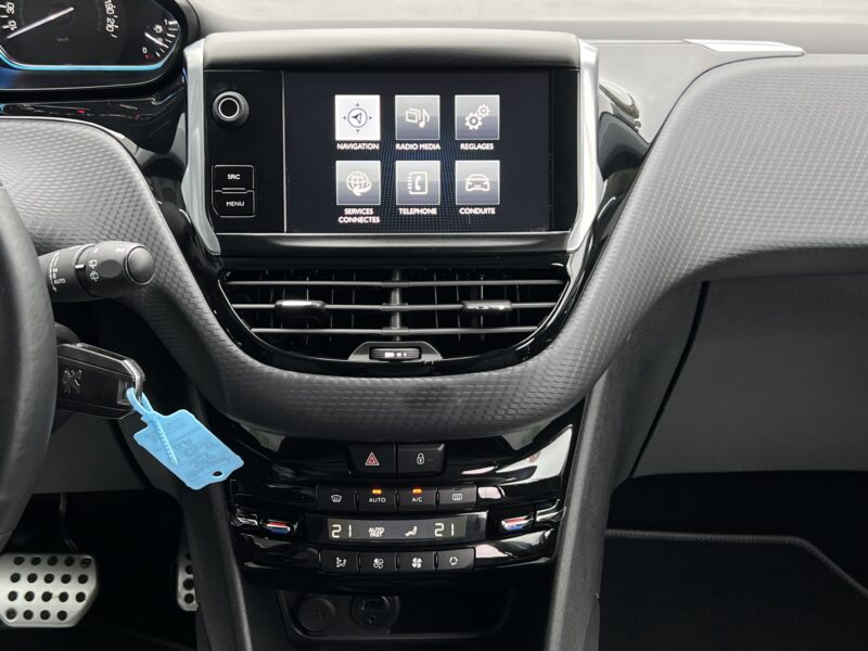 PEUGEOT 208 PHASE 2 FELINE 1.6 110 Cv BOITE AUTO GPS CARPLAY TOIT PANO / 28 080 Kms - Garantie1an