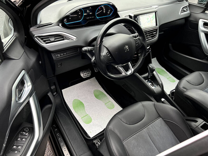 PEUGEOT 208 PHASE 2 FELINE 1.6 110 Cv BOITE AUTO GPS CARPLAY TOIT PANO / 28 080 Kms - Garantie1an