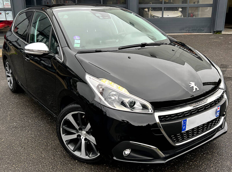 PEUGEOT 208 PHASE 2 FELINE 1.6 110 Cv BOITE AUTO GPS CARPLAY TOIT PANO / 28 080 Kms - Garantie1an